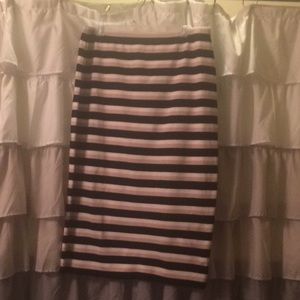 Max Studio L Pencil Skirt